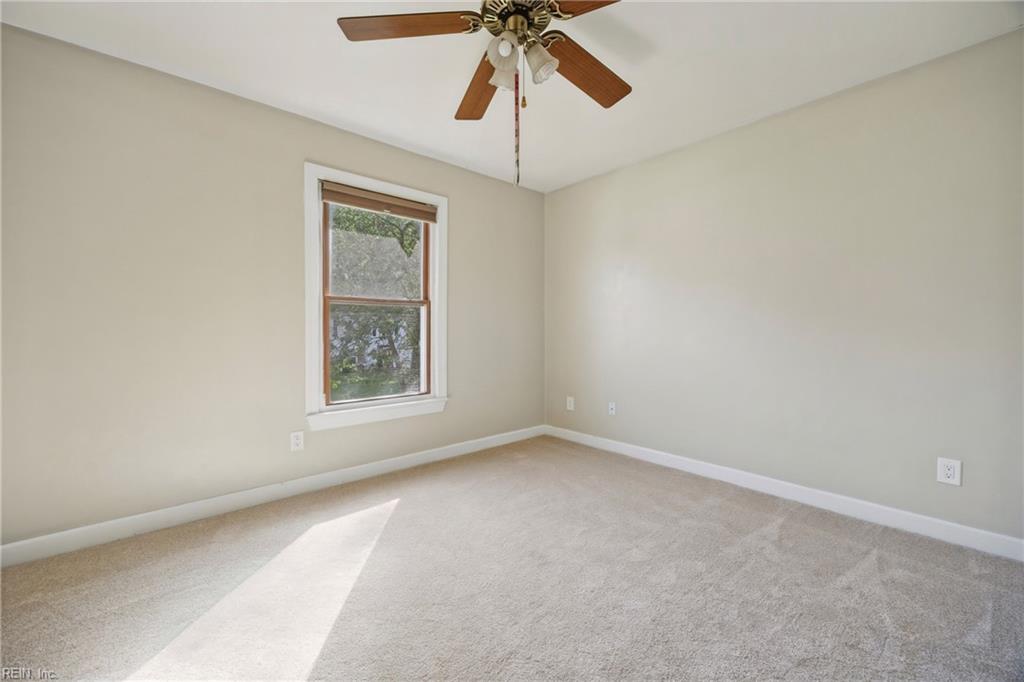744 Helmsdale Way Property Photo 12