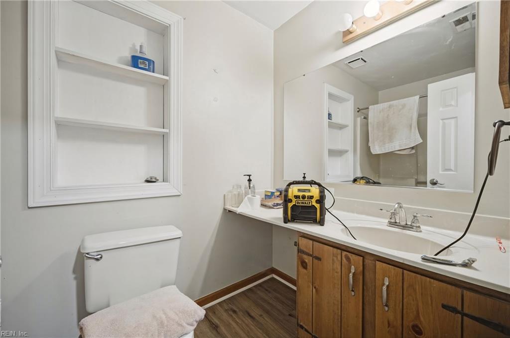 744 Helmsdale Way Property Photo 16