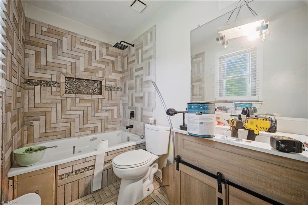 744 Helmsdale Way Property Photo 17