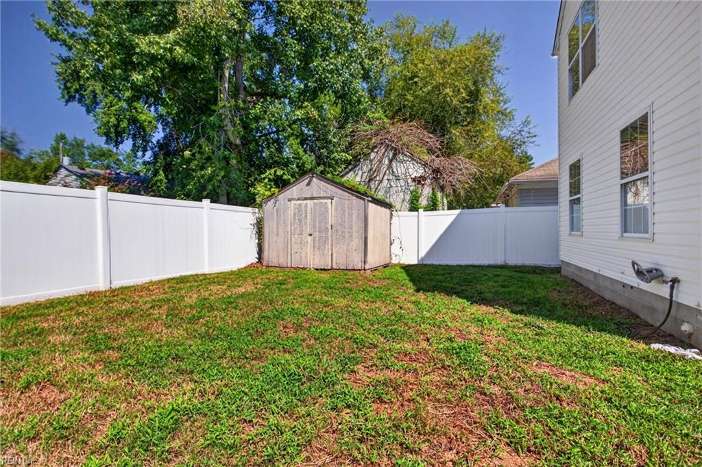 313 Gale Ave Property Photo 26