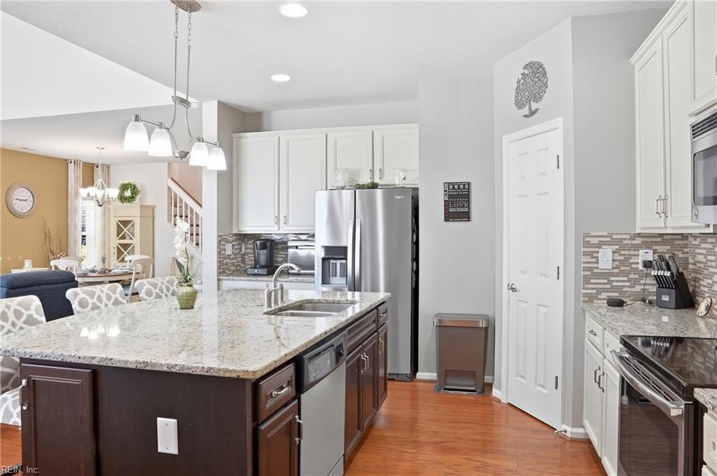 852 Bennetts Meadow Ln Property Photo 18