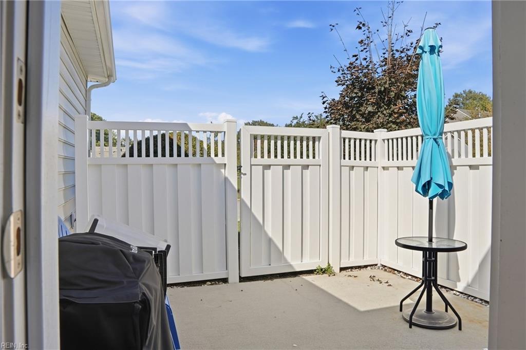 852 Bennetts Meadow Ln Property Photo 25