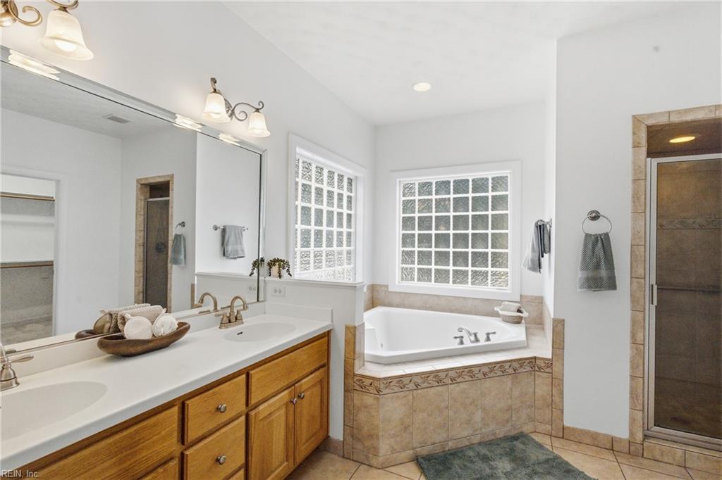 1703 Cheslie Arch Property Photo 7