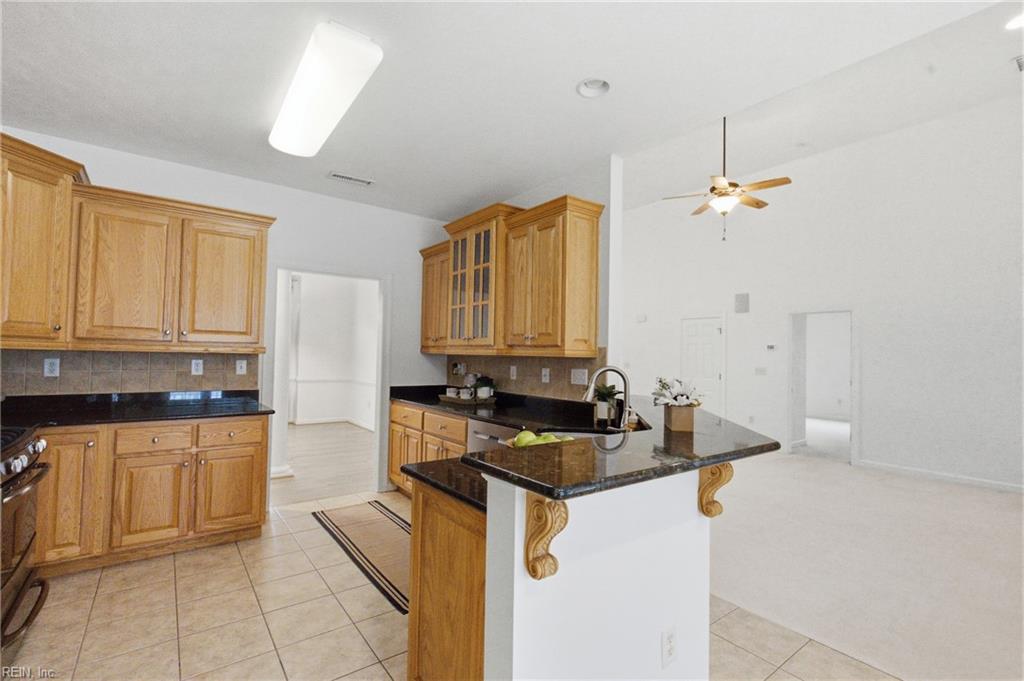 1703 Cheslie Arch Property Photo 25