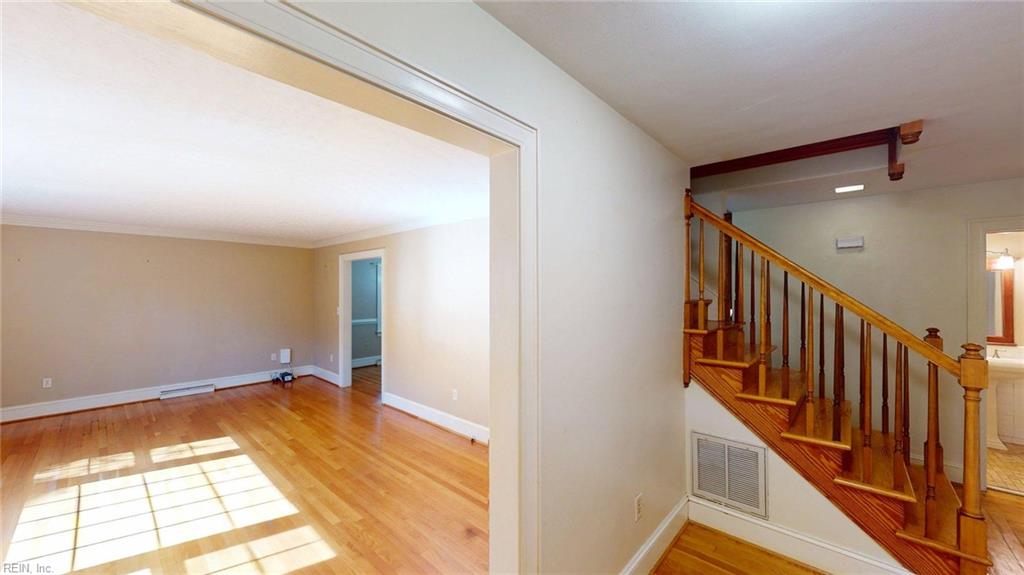 723 E Riverview Dr Property Photo 3