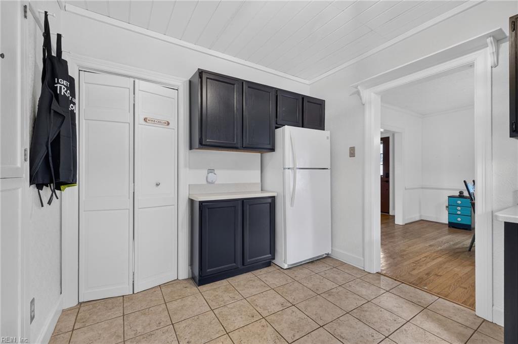 318 68th St Property Photo 12