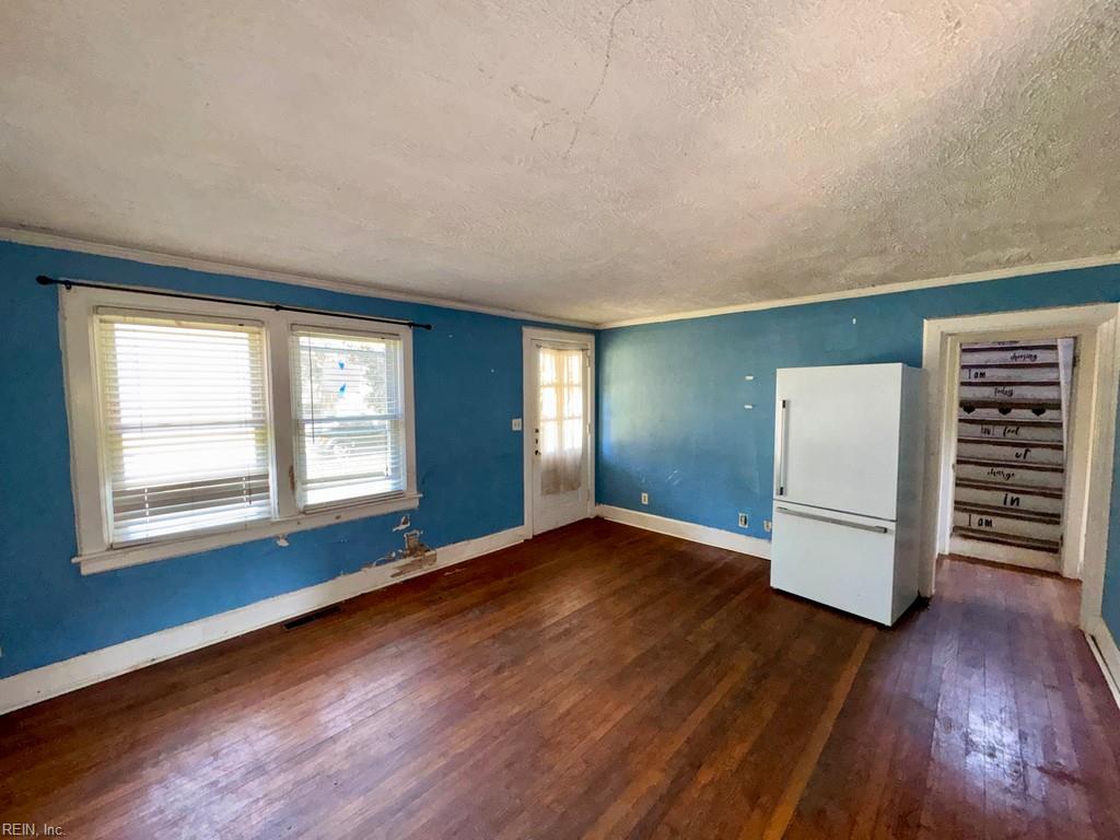 117 E Chester St Property Photo 4