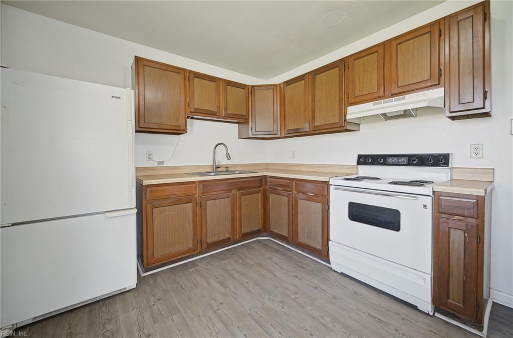 3228 Bangor Dr Property Photo 8