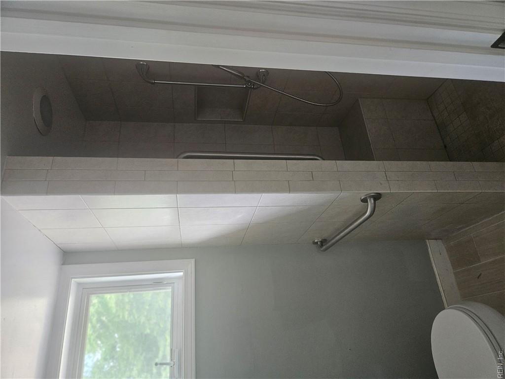 6201 Halrose Ln Property Photo 20