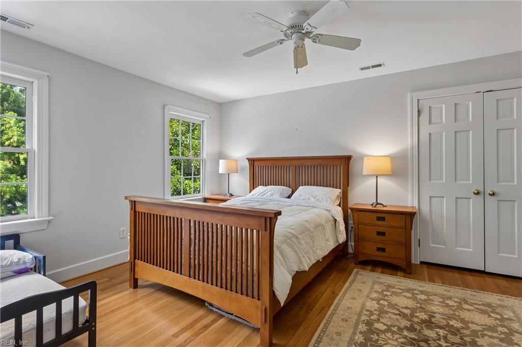 285 E Queens Dr Property Photo 26
