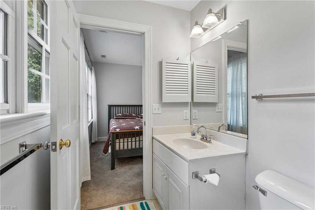 285 E Queens Dr Property Photo 35