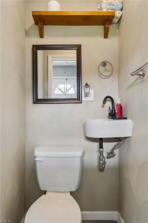 1025 Shore Rd Property Photo 6
