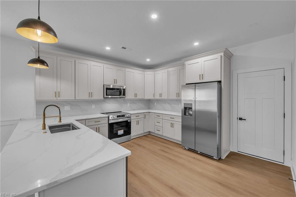 236 W. Queen St Property Photo 17