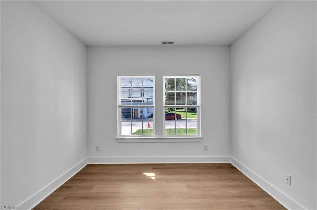 236 W. Queen St Property Photo 20