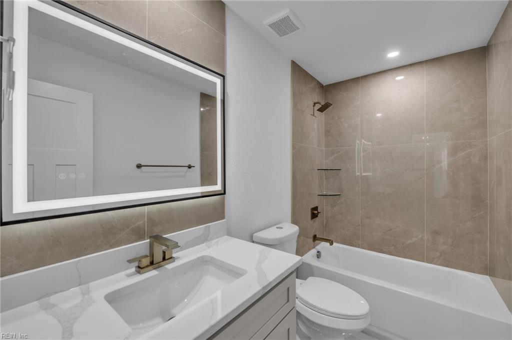 236 W. Queen St Property Photo 28