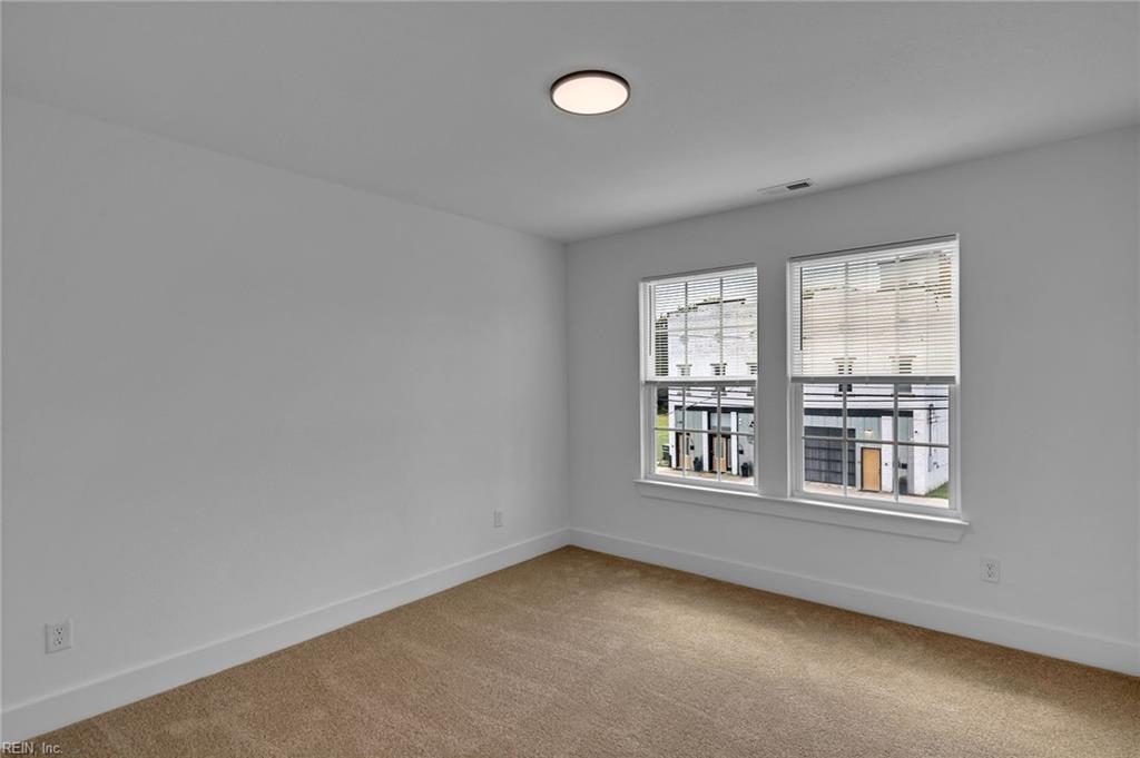 236 W. Queen St Property Photo 29