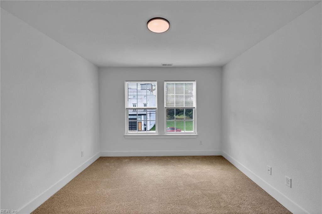 236 W. Queen St Property Photo 31