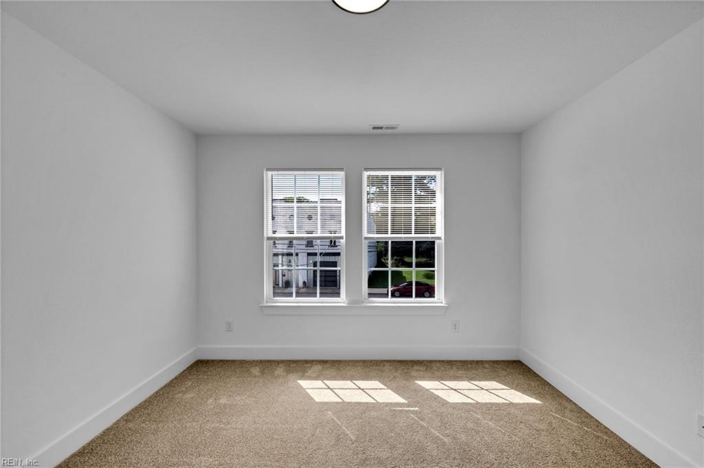 236 W. Queen St Property Photo 37