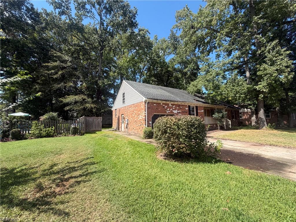 620 Emerald Ct Property Photo 2