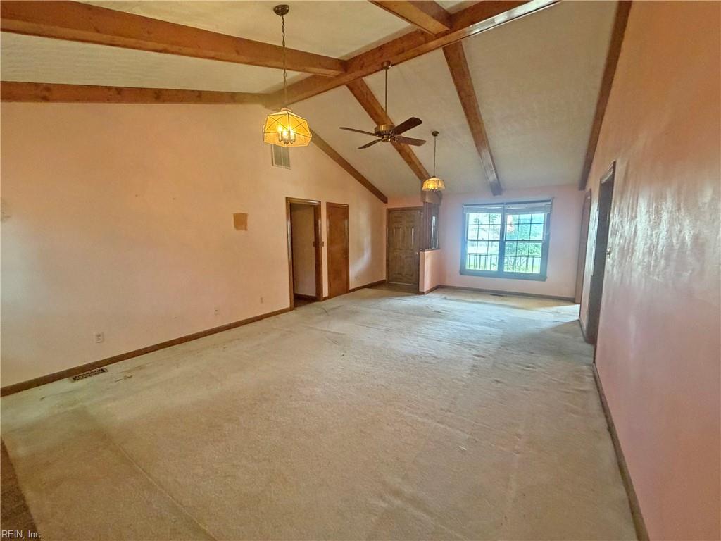 620 Emerald Ct Property Photo 4