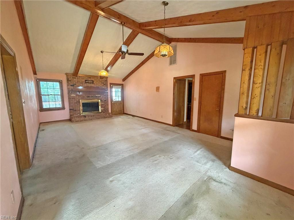 620 Emerald Ct Property Photo 5