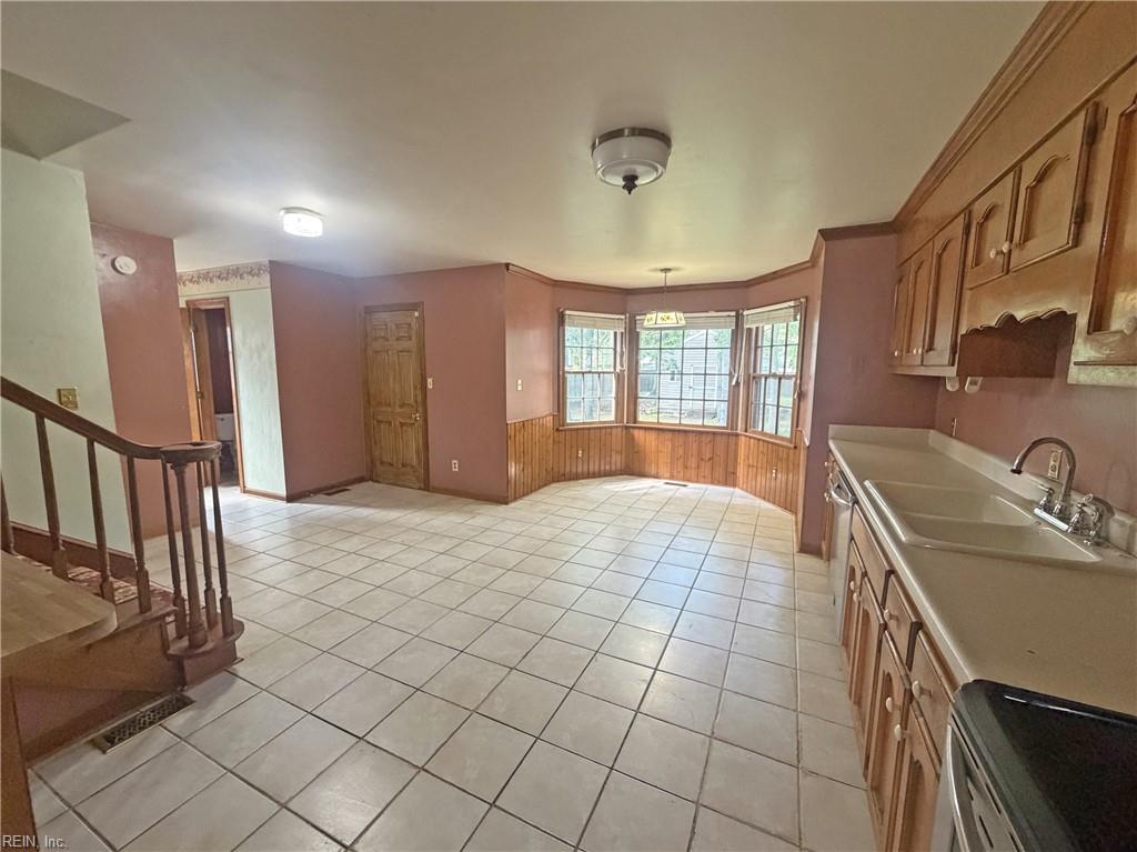 620 Emerald Ct Property Photo 8