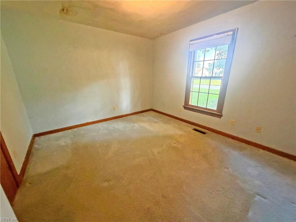 620 Emerald Ct Property Photo 17