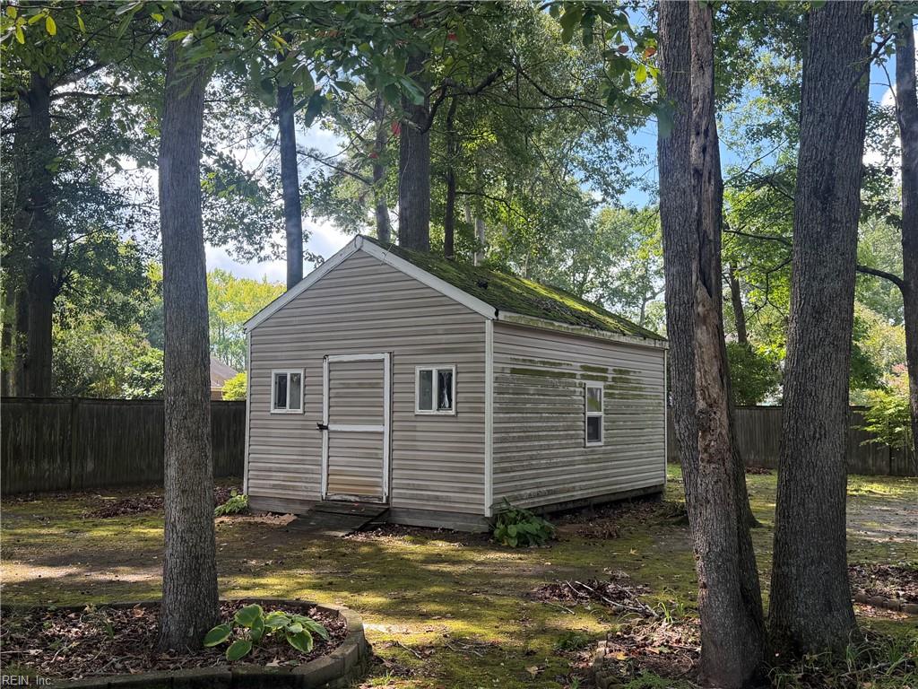 620 Emerald Ct Property Photo 26