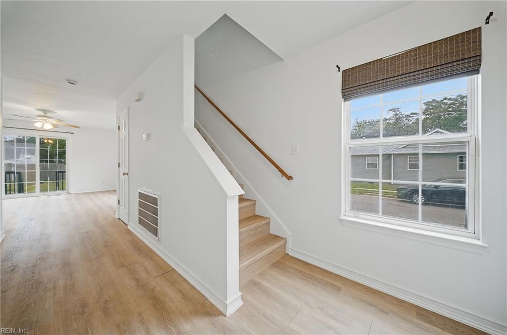 9437 Peachtree St Property Photo 6