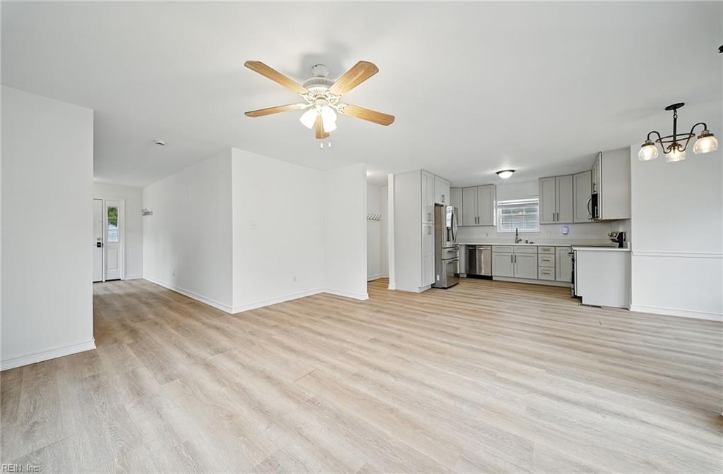 9437 Peachtree St Property Photo 8