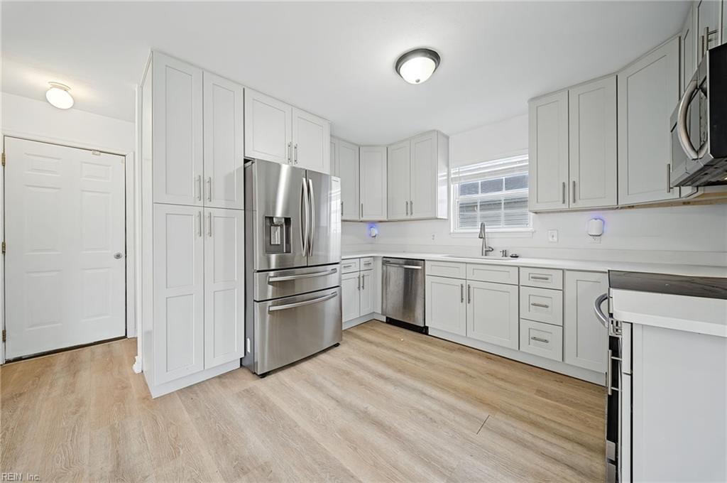 9437 Peachtree St Property Photo 11