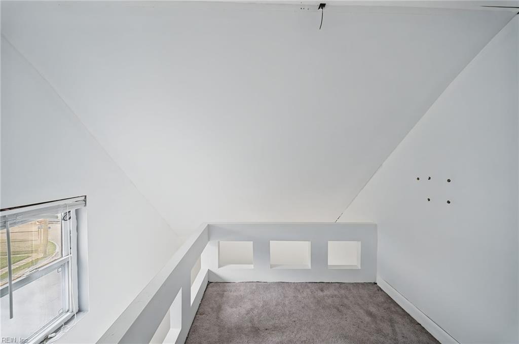 9437 Peachtree St Property Photo 23