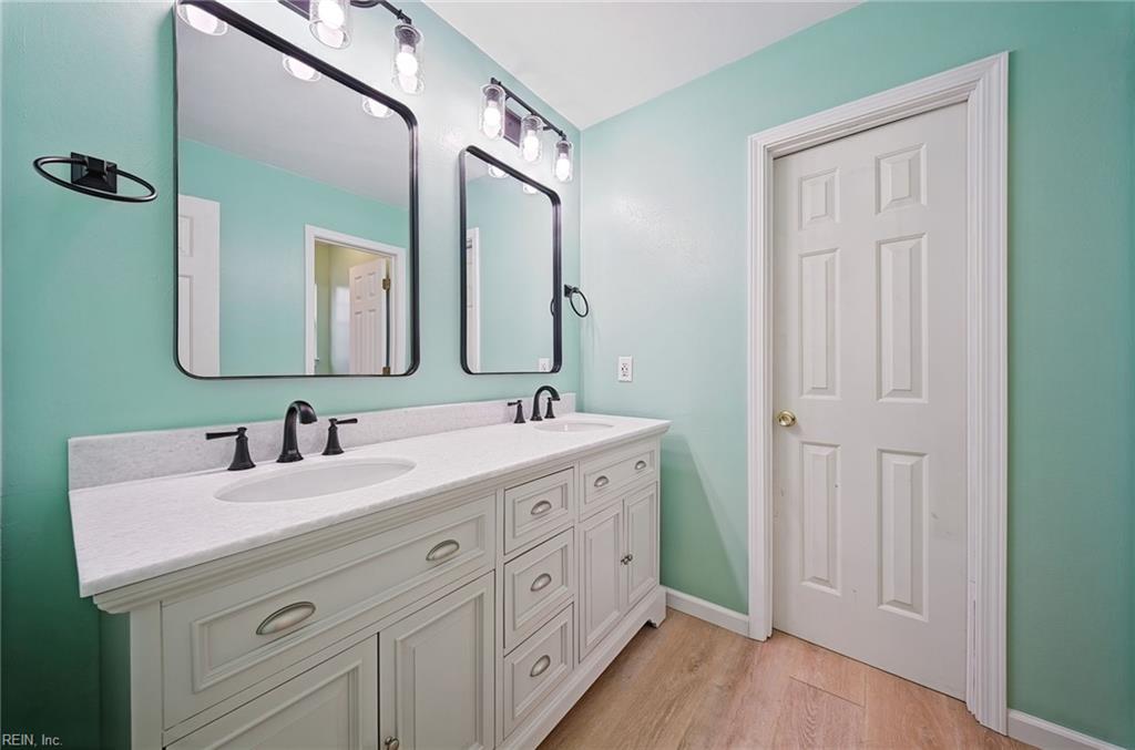 9437 Peachtree St Property Photo 28
