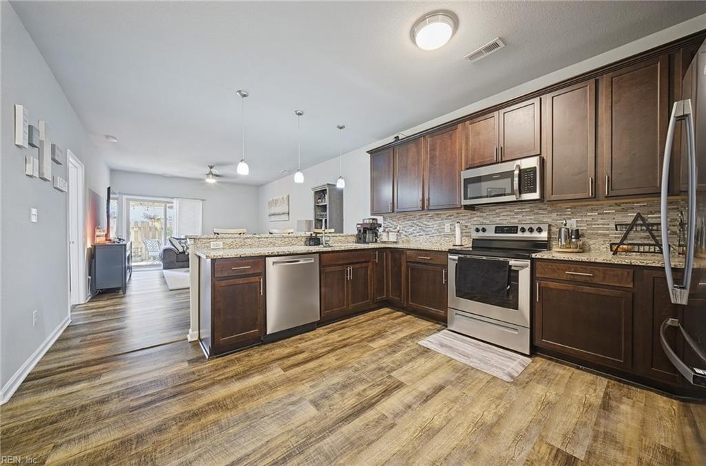 200 Seasons Cir Property Photo 11