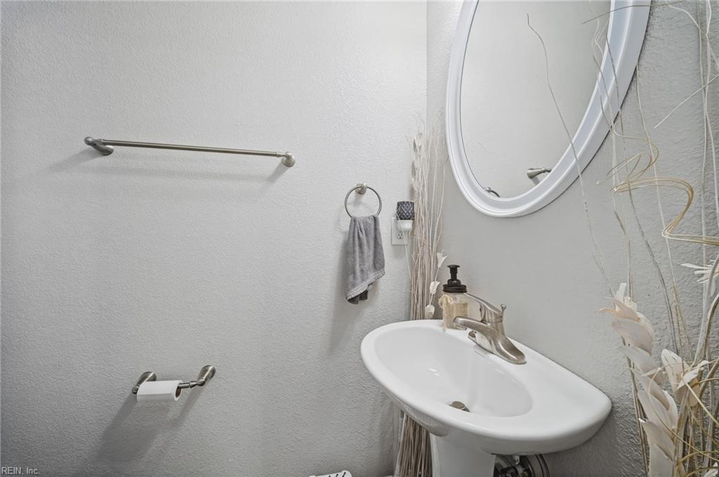 200 Seasons Cir Property Photo 18