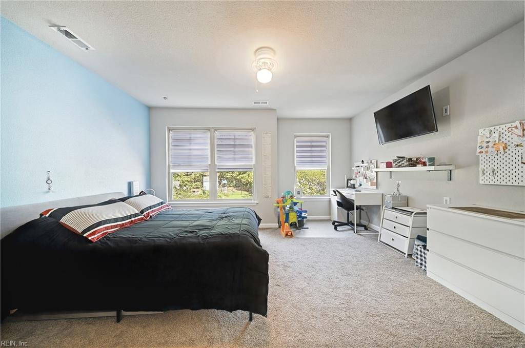 200 Seasons Cir Property Photo 26