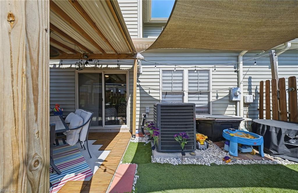 200 Seasons Cir Property Photo 34