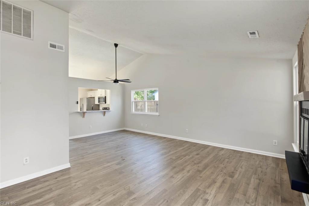 3821 Aberdeen Ct Property Photo 6