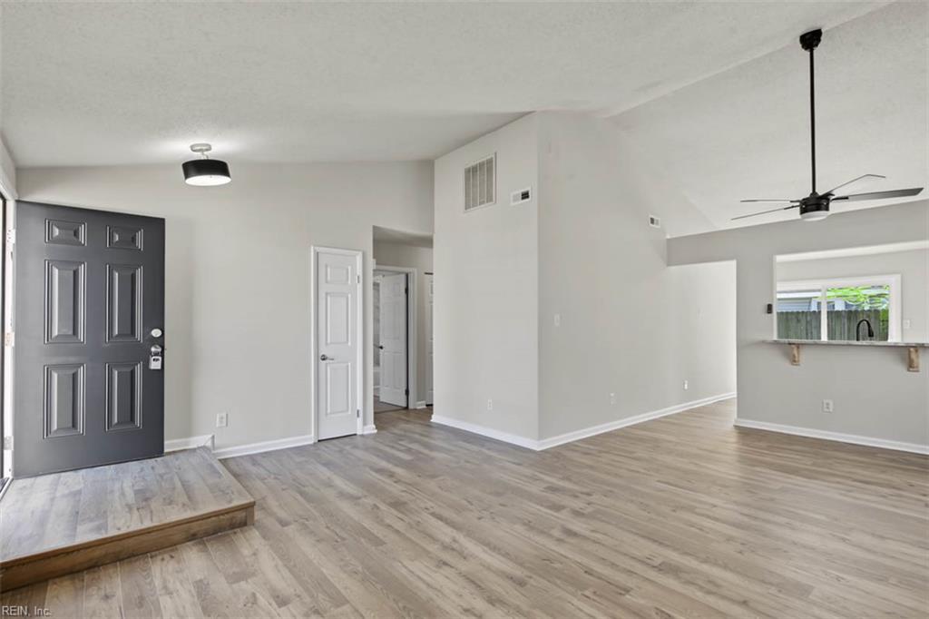 3821 Aberdeen Ct Property Photo 7