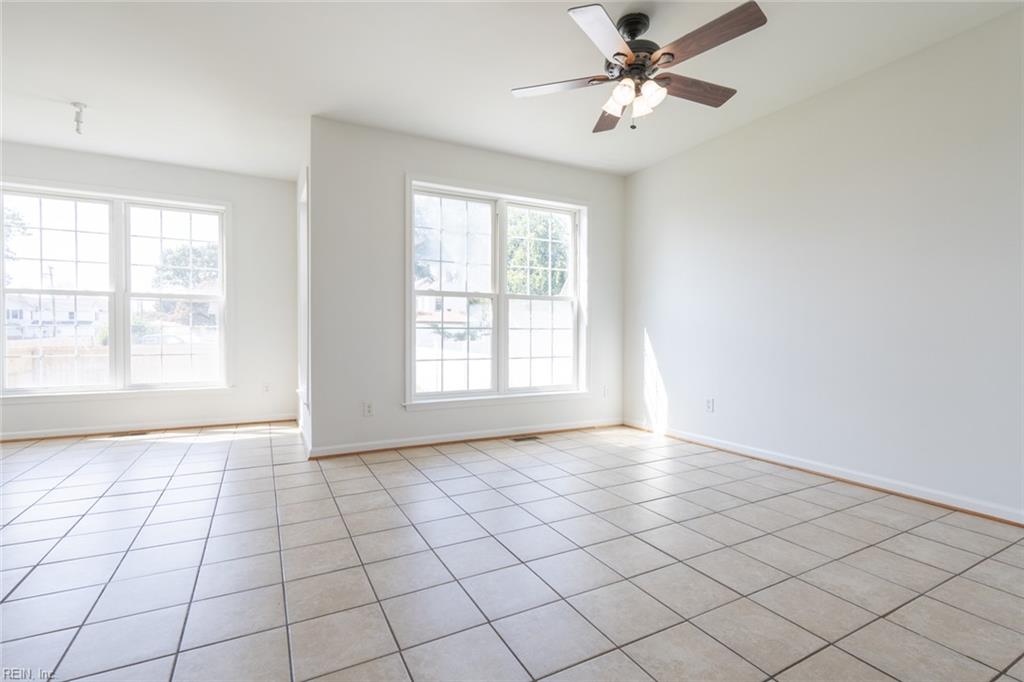 7 Holly St Property Photo 6