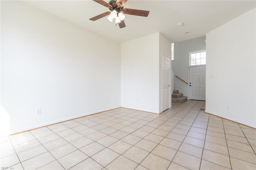7 Holly St Property Photo 9