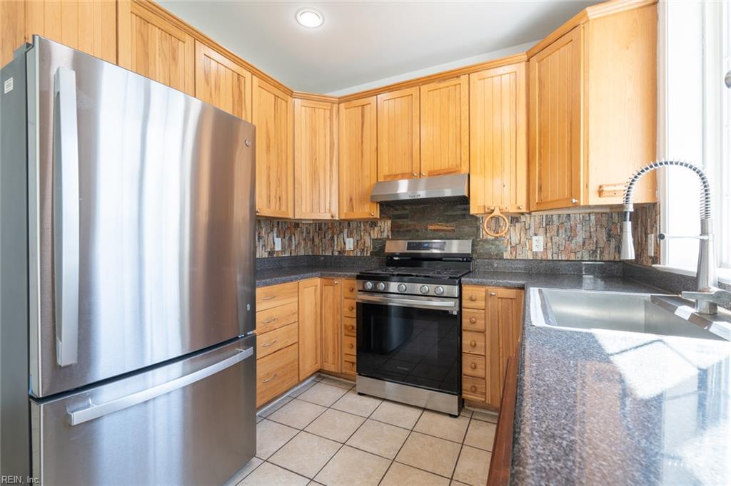 7 Holly St Property Photo 15