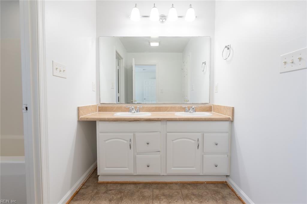 7 Holly St Property Photo 41