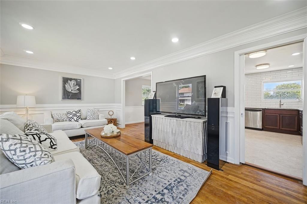 20 Diggs Dr Property Photo 11