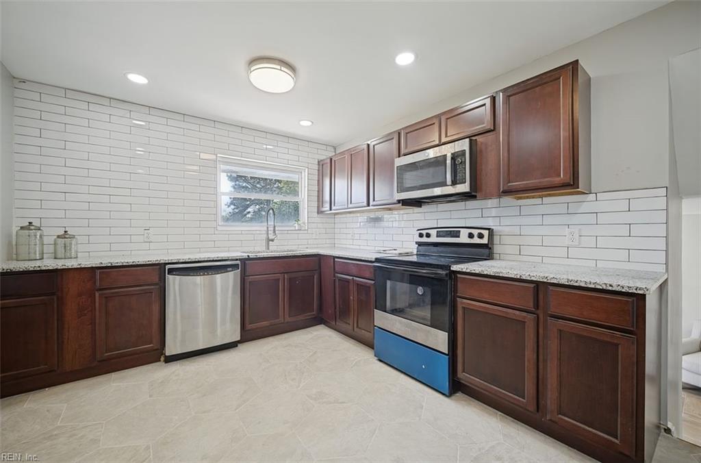 20 Diggs Dr Property Photo 17