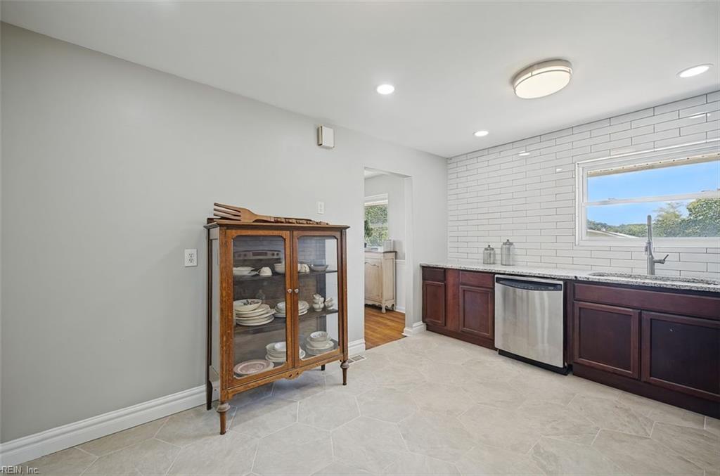 20 Diggs Dr Property Photo 18