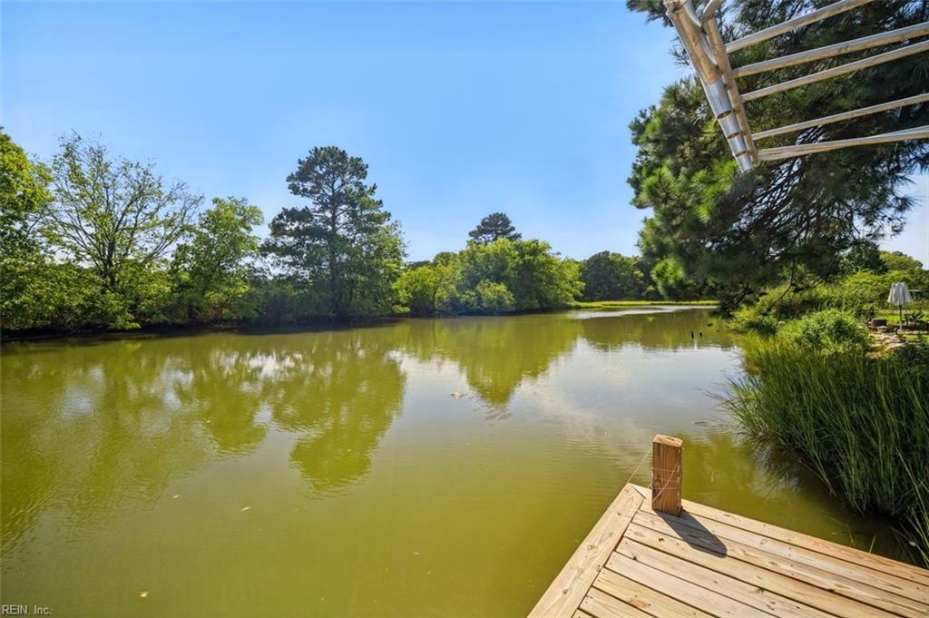 20 Diggs Dr Property Photo 32