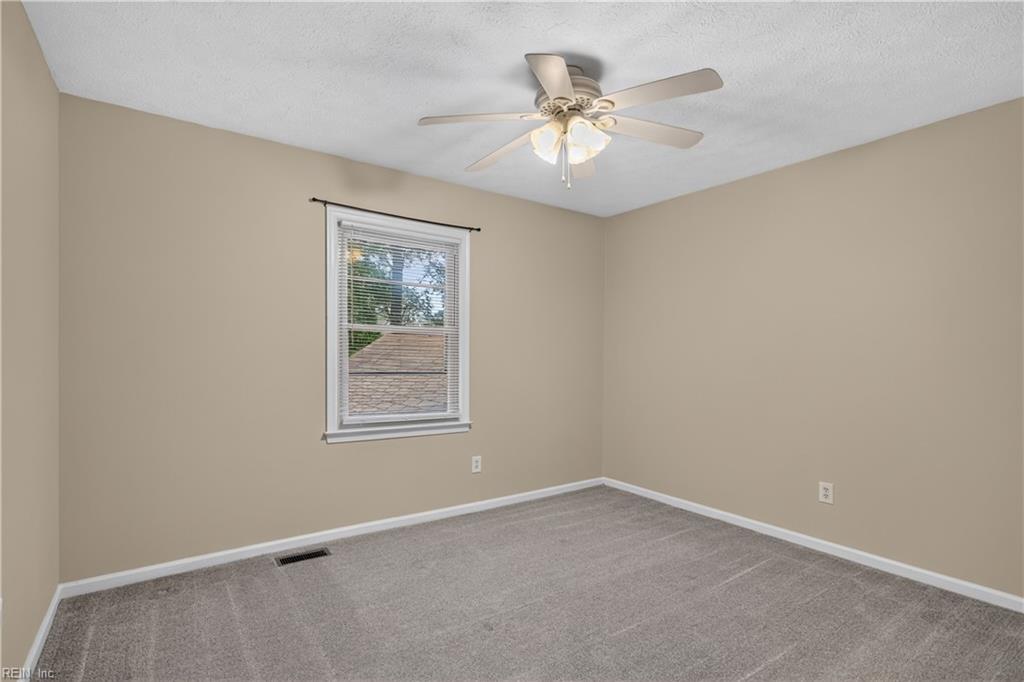 68 Michaels Woods Dr Property Photo 28