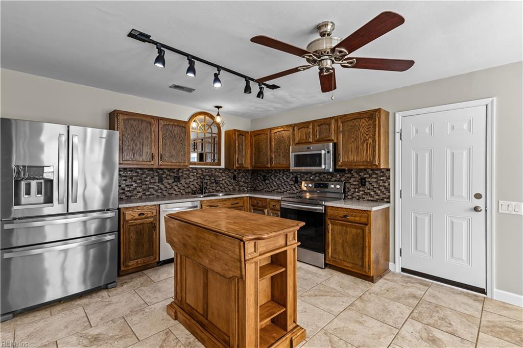 6367 Scottsfield Dr Property Photo 10