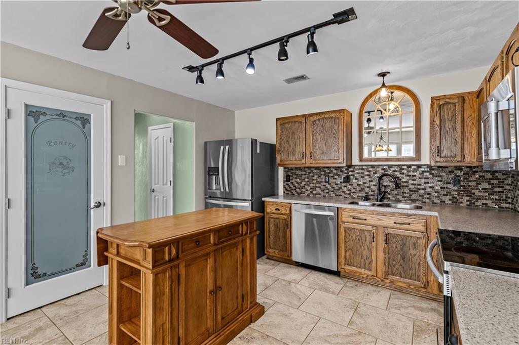 6367 Scottsfield Dr Property Photo 11